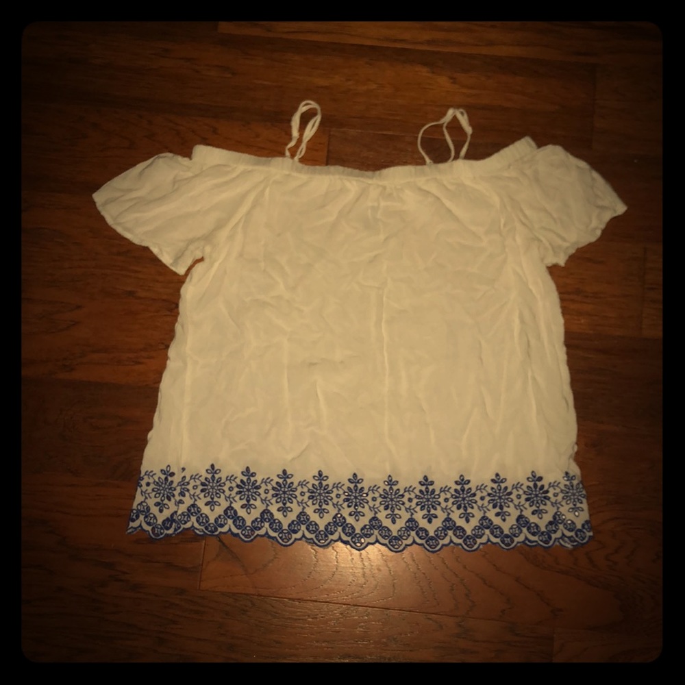 Size M off the shoulder top